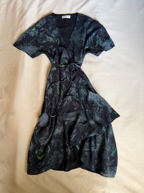 Aritzia Babaton Black Floral Wallace Tie-Waist Wrap Midi Dress Size XS